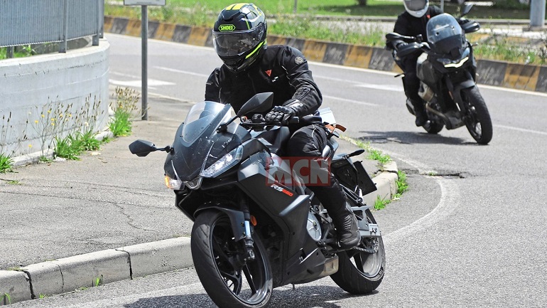 Κατασκοπευτικές φωτογραφίες της νέας Aprilia RS440